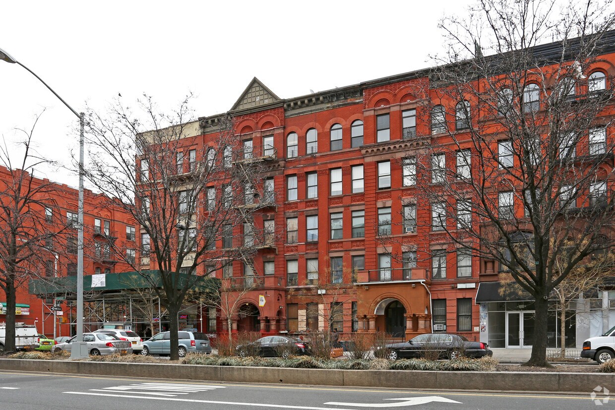 Foto del edificio - 1975 Adam Clayton Powell Jr Blvd