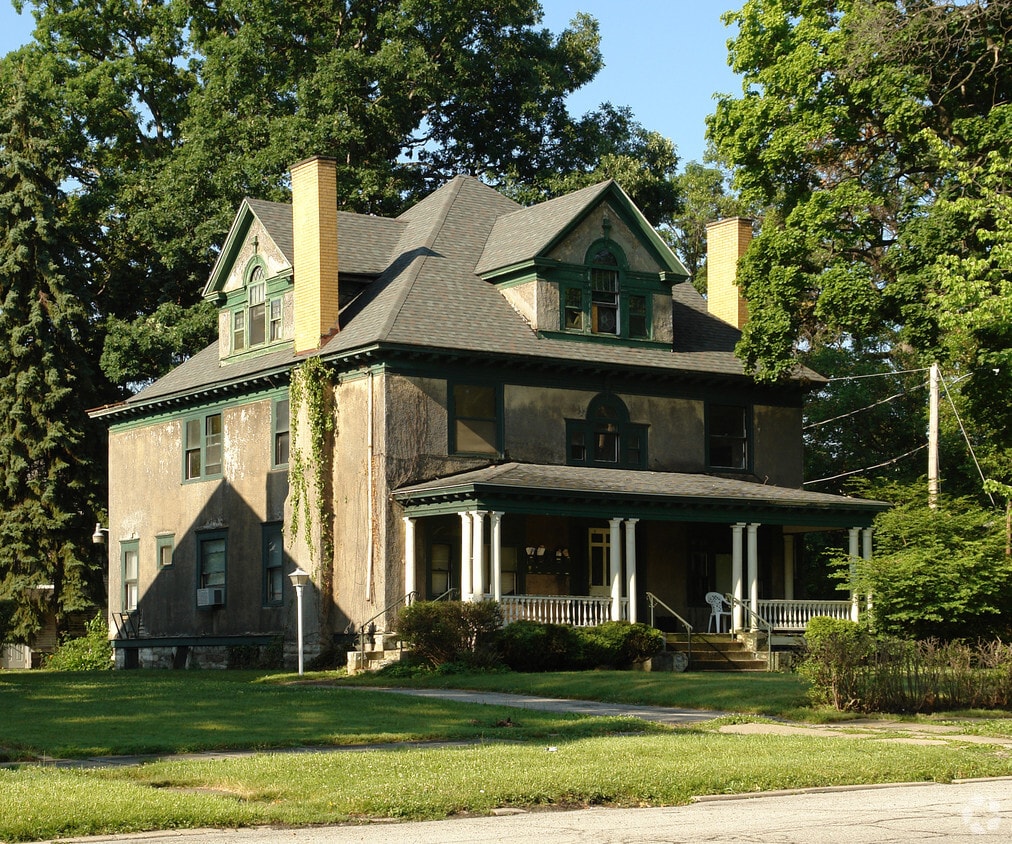 Primary Photo - 219 Park Ave