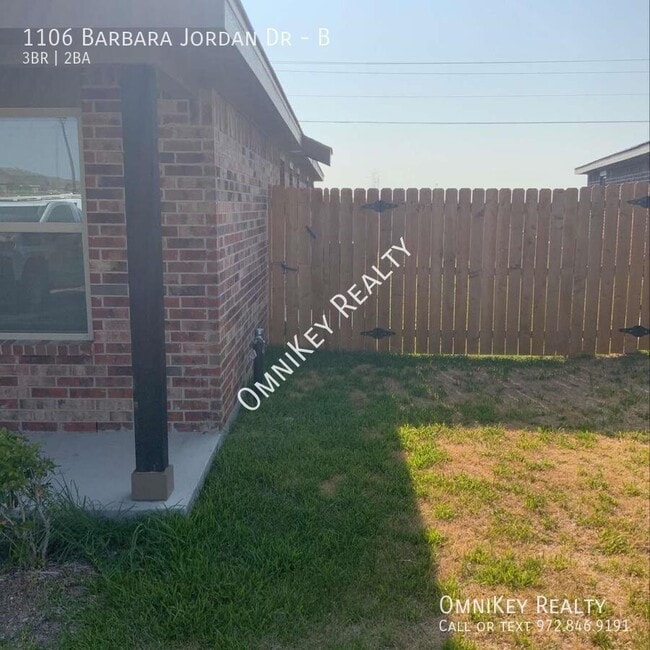 Building Photo - 1106 Barbara Jordan St