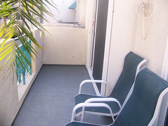 Foto del edificio - 433 E Tamarack Ave