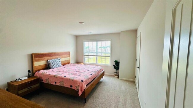 Foto del edificio - 5595 Loring St