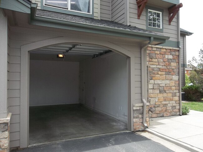 Foto del edificio - Cozy Two Bedroom Condo