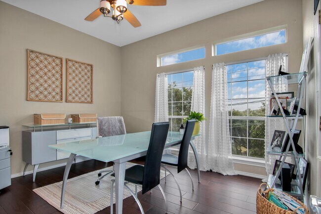Foto del edificio - 2918 Ranch Road 620 N