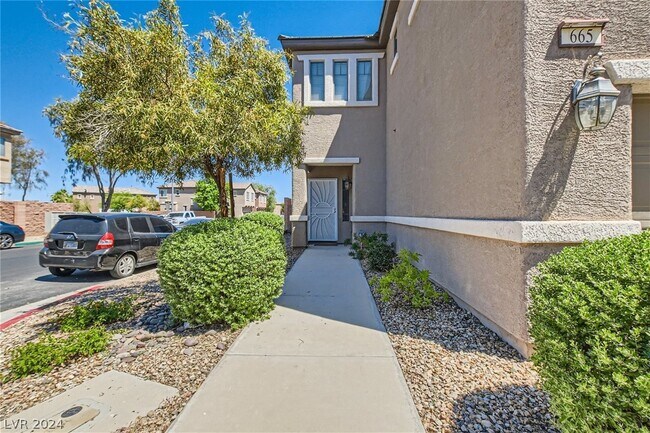 Building Photo - 665 Calamus Palm Pl