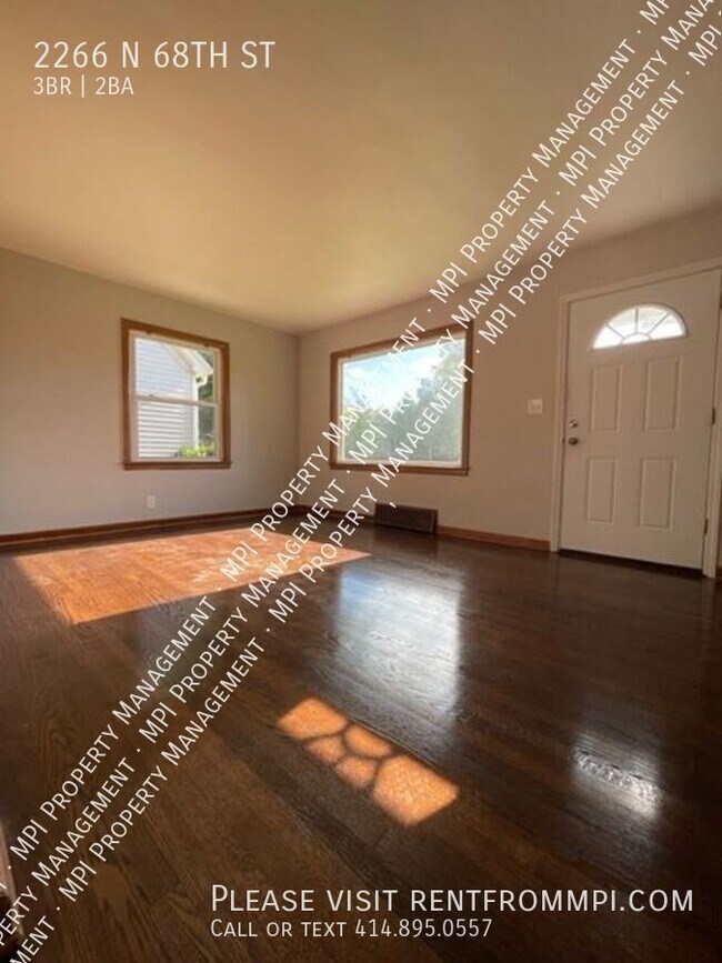Building Photo - Beautiful 3 Bedroom Single Family Home Wau...