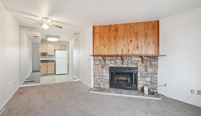 Photo - Charming 1 Bedroom, 1 Bathroom Available I... Apartment