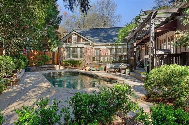 Foto del edificio - 1355 Harvard Rd NE