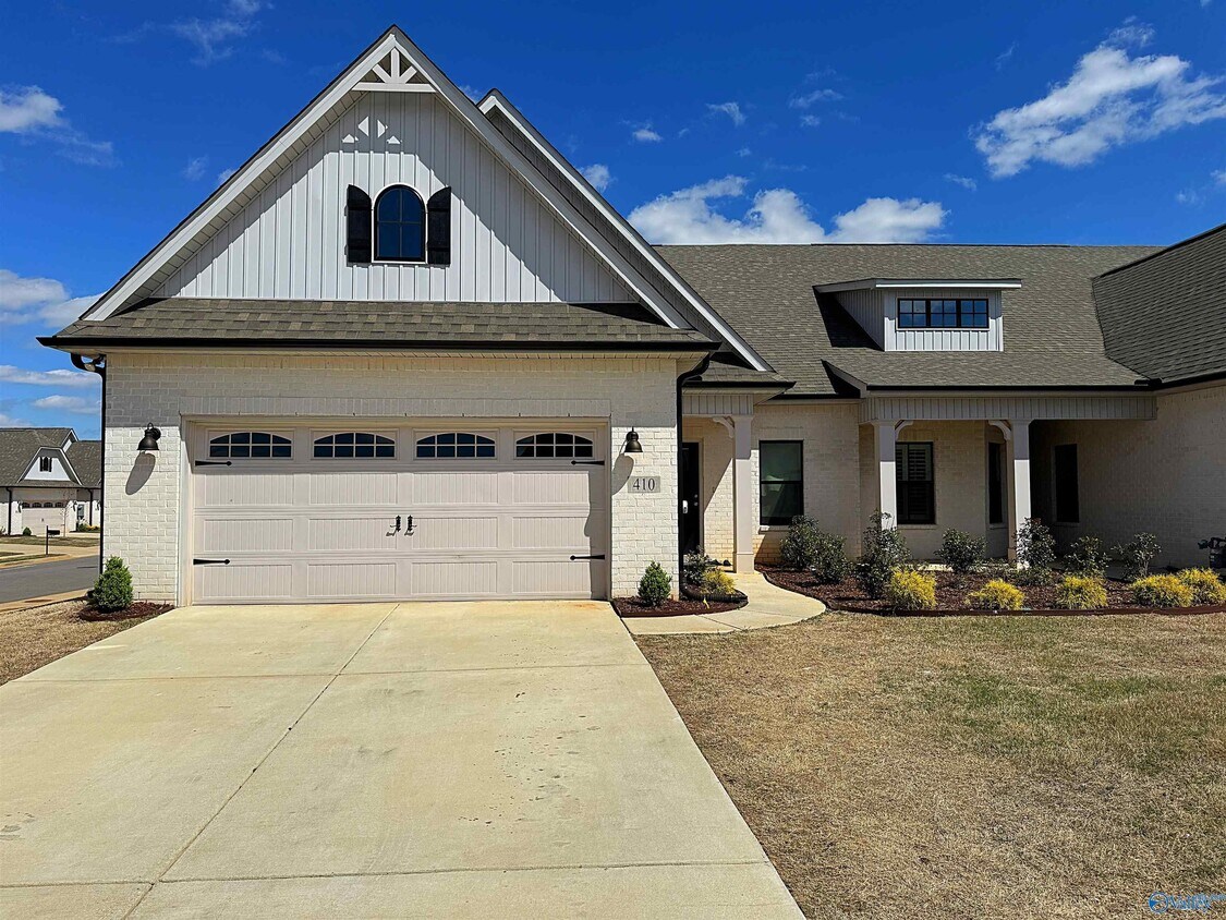 Primary Photo - 410 Raleigh Elm Dr