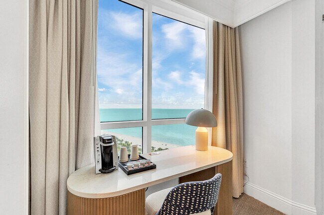 Foto del edificio - 4401 Collins Ave