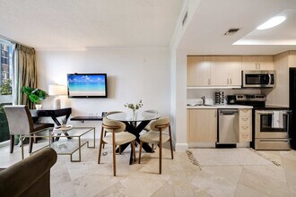 Building Photo - 2951 S Bayshore Dr