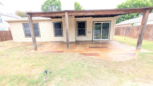 Building Photo - 921 Wintercreek Dr