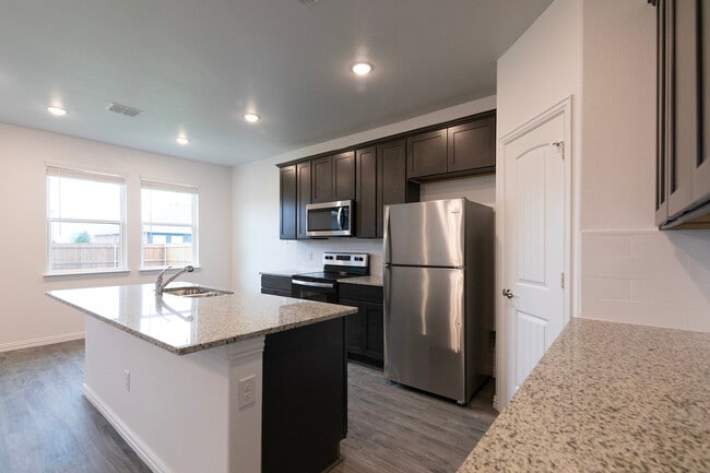 Building Photo - 10050 Manzanilla Ave
