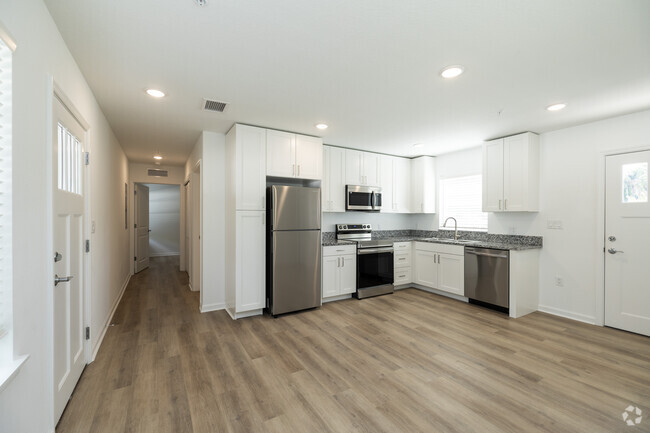 Clementine - 1BR, 1BA - 684SF - Valencia at the Park