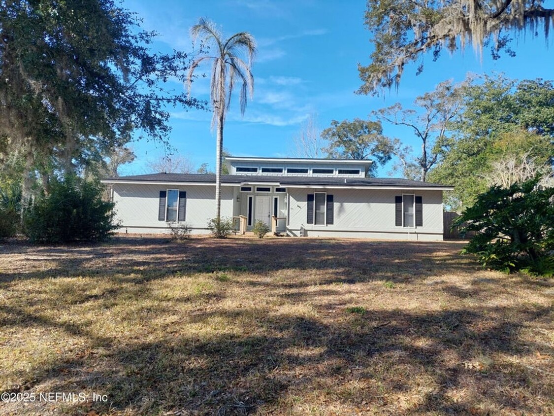 Foto principal - Large 3/2.5 home in the Heart of Orange Park