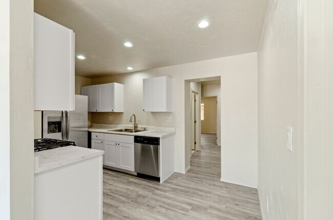 Foto del edificio - Centrally located - Remodeled Home