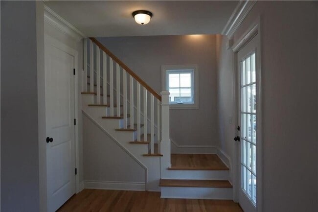 Building Photo - 203 Curry Ave