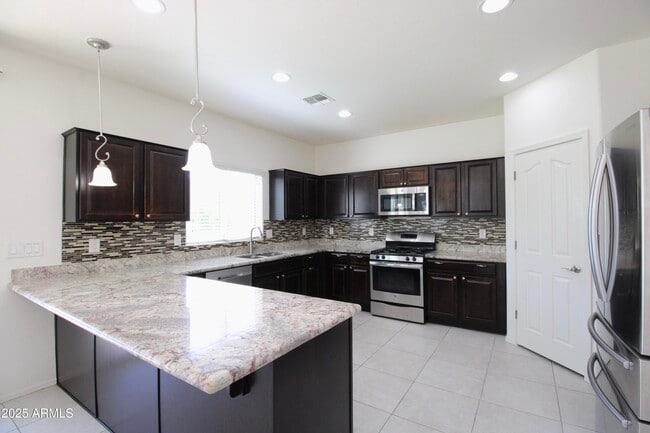 Building Photo - 1819 W Bonanza Dr