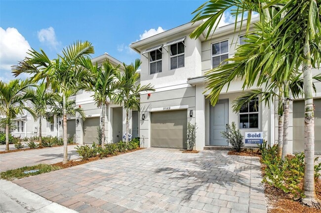 Foto del edificio - 17149 SW 1st St