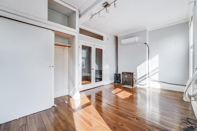 Building Photo - 155a Sherman Ave