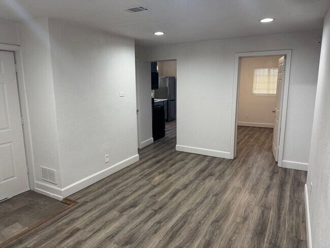 Foto del edificio - Updated Home Near KU Med