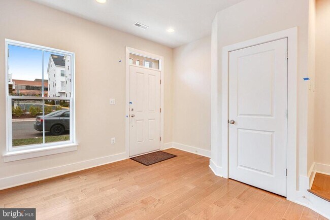 Building Photo - 14813 Retreat Blvd