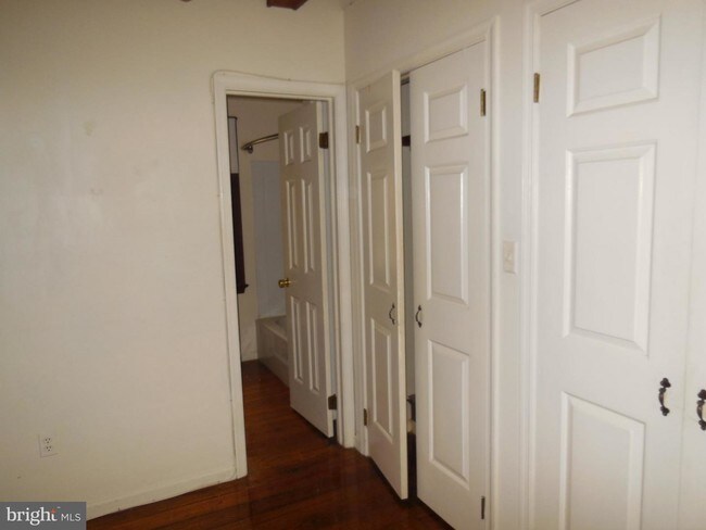 Building Photo - 1442 S Whitford Rd
