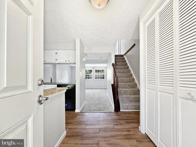 Foto del edificio - 8426 Red Eagle Ct