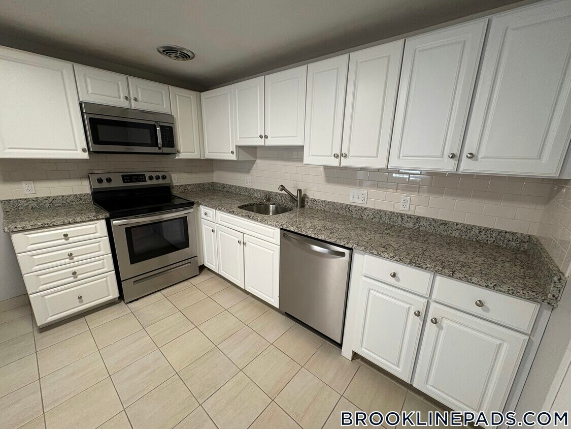 Foto principal - 230 Babcock St
