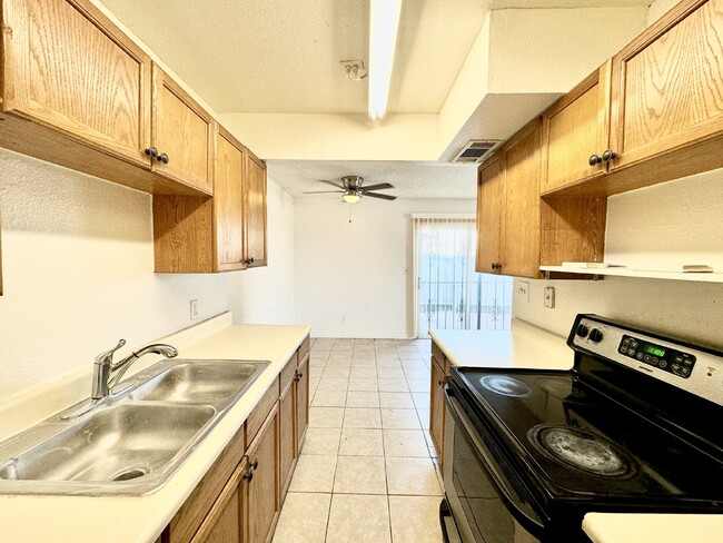 Foto del edificio - Spacious 2-Bed, 2-Bath Townhome for Rent w...