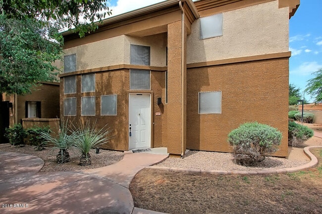 Building Photo - 1445 E Broadway Rd