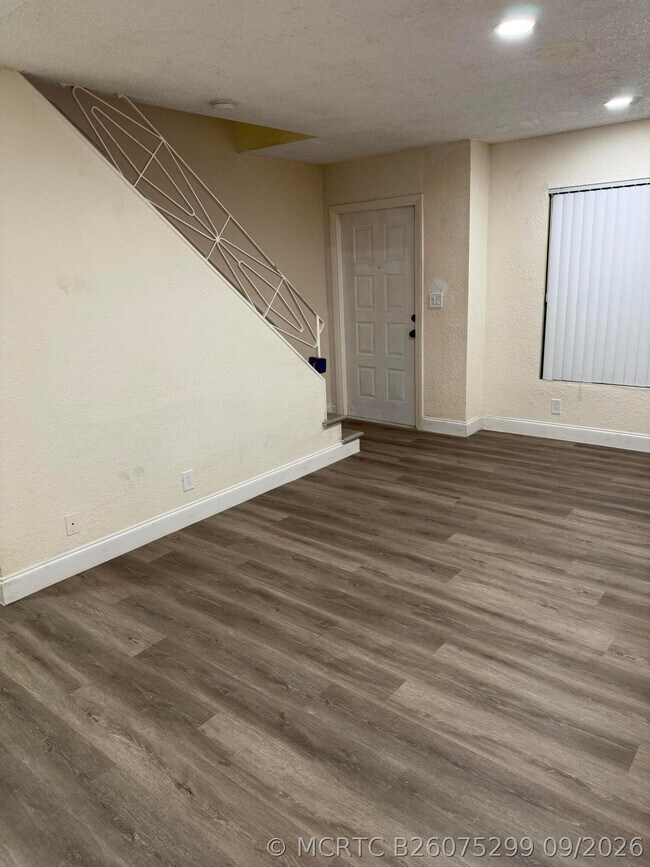 Foto del edificio - 4720 NW 9th Ct