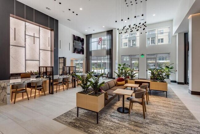 Foto del edificio - 14155 Dallas Pkwy