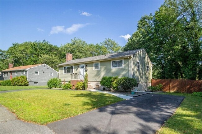 Building Photo - 58 Rustcraft Rd
