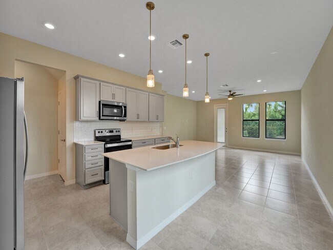Building Photo - Brand New House Townhome in The Fields!