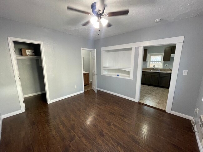 Foto del edificio - 222 Cypress Avenue, Unit 117 E Pine