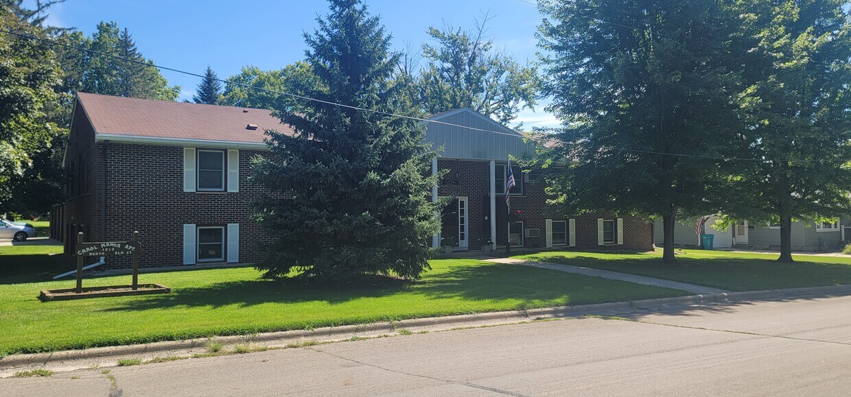 Primary Photo - 1515 N Elm Ave