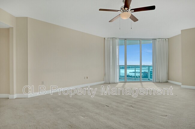 Building Photo - 231 Riverside Dr