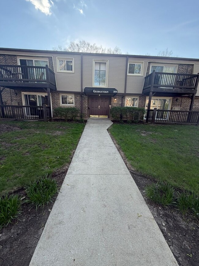 Building Photo - 304 N Carter St