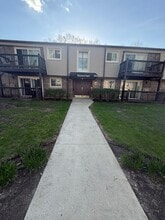 Building Photo - 304 N Carter St