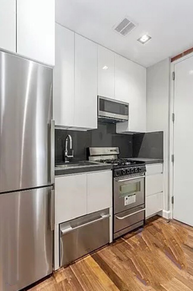 Foto del edificio - 2329 1st Ave