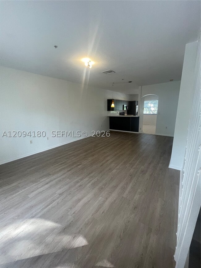 Foto del edificio - 5600 NW 114th Pl