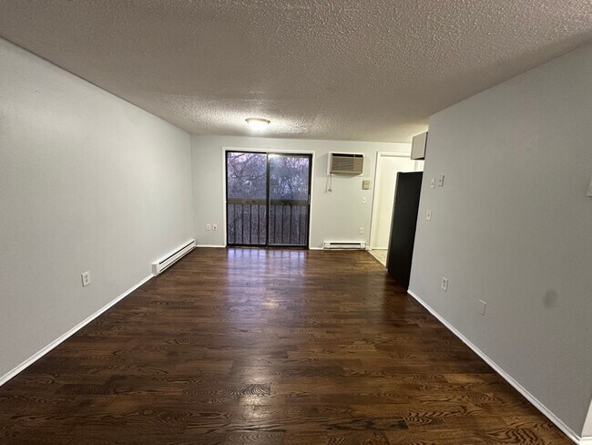 Foto del edificio - 32 Old Foxon Rd