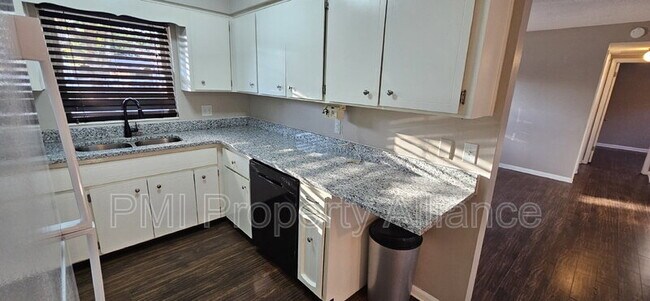 Foto del edificio - 5935 Antilla Dr