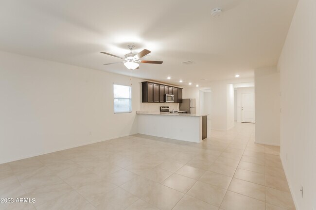 Foto del edificio - 8976 S 253rd Ave