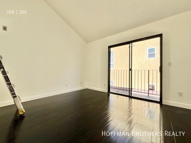 Foto del edificio - 11630 Chenault Street Los Angeles, CA 90049