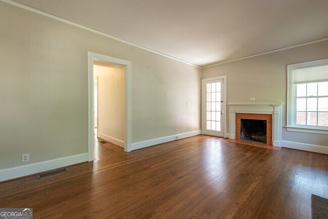Foto del edificio - 208 Shadowmoor Dr