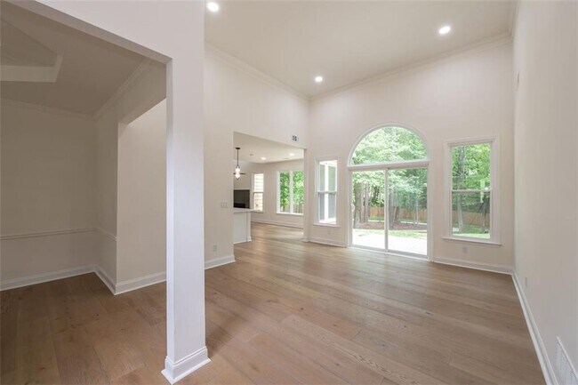 Foto del edificio - 1784 Brittany Chase NW