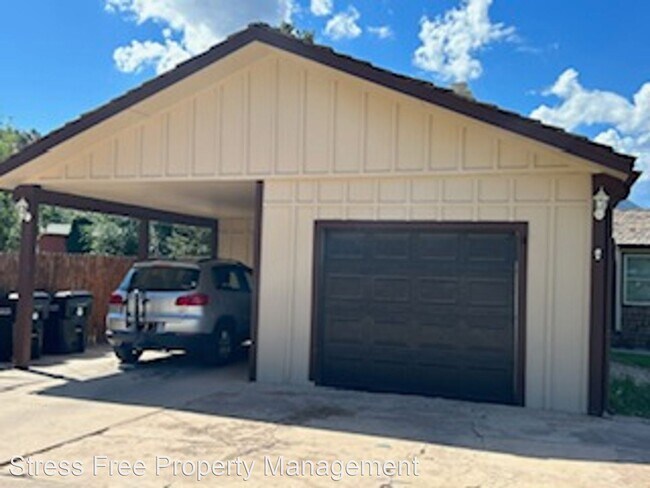 Building Photo - 5 br, 3 bath House - 252 N. Highland Drive