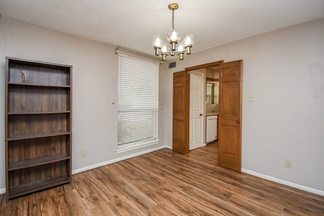 Building Photo - 15502 Rio Plaza Dr