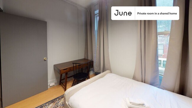 Foto del edificio - Room in Shared 4 bed/1 bath home in Hell's Kitchen